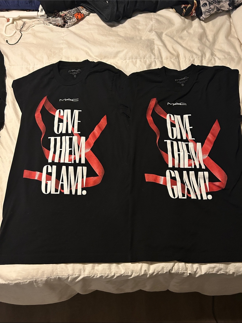 MAC Holidays 2021 tshirt size Medium